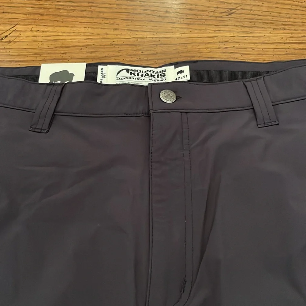 Mountain Khakis shorts,‎ size 42, NWT
